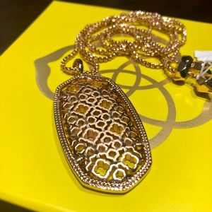 NWT Kendra Scott rose gold pendant necklace